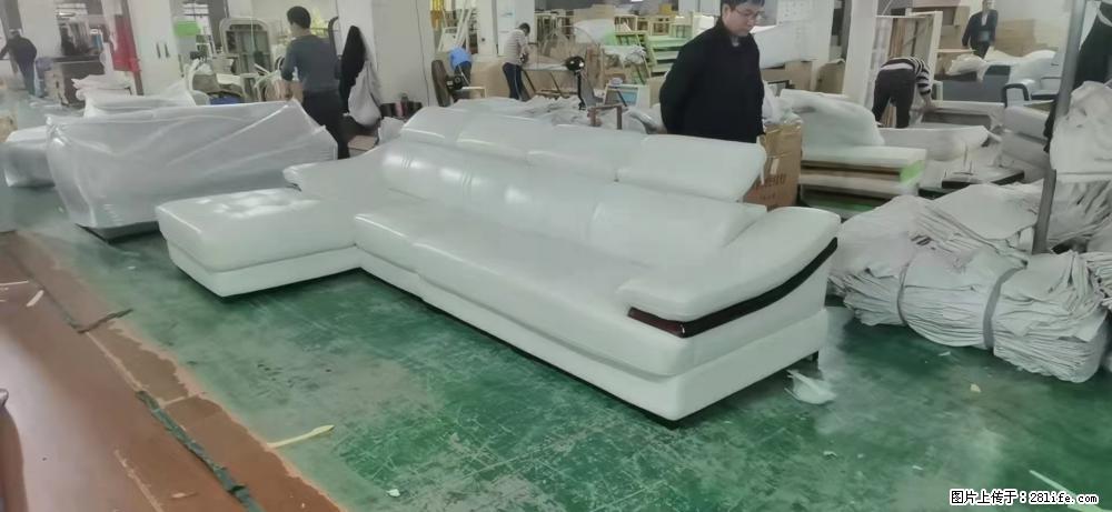 【大厂仿真皮沙发】实木框架，高回弹海绵45密度。全新包装，质量非常好，3.6米右贵妃 - 各类家具 - 居家生活 - 明港分类信息 - 明港28生活网 mg.28life.com