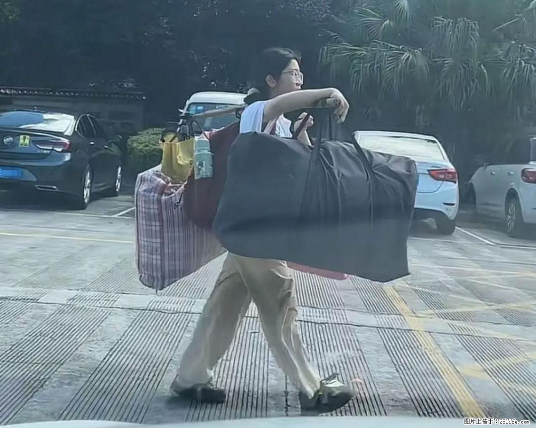 全网追的“扁担女孩”，找了一份暑假工，时薪12元 - 明港生活资讯 - 明港28生活网 mg.28life.com