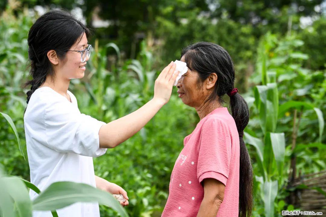 全网追的“扁担女孩”，找了一份暑假工，时薪12元 - 明港生活资讯 - 明港28生活网 mg.28life.com